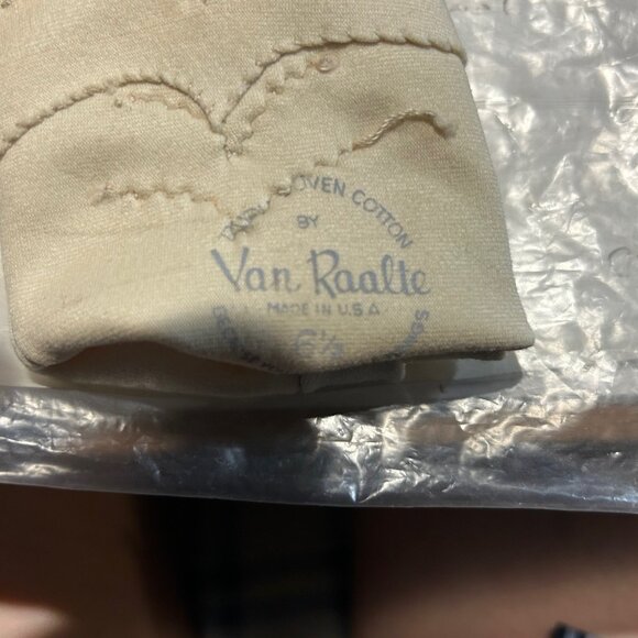 Vintage Chic woven cotton Cream Gloves by Van Raalte Size 6 1/2 - Picture 4 of 5